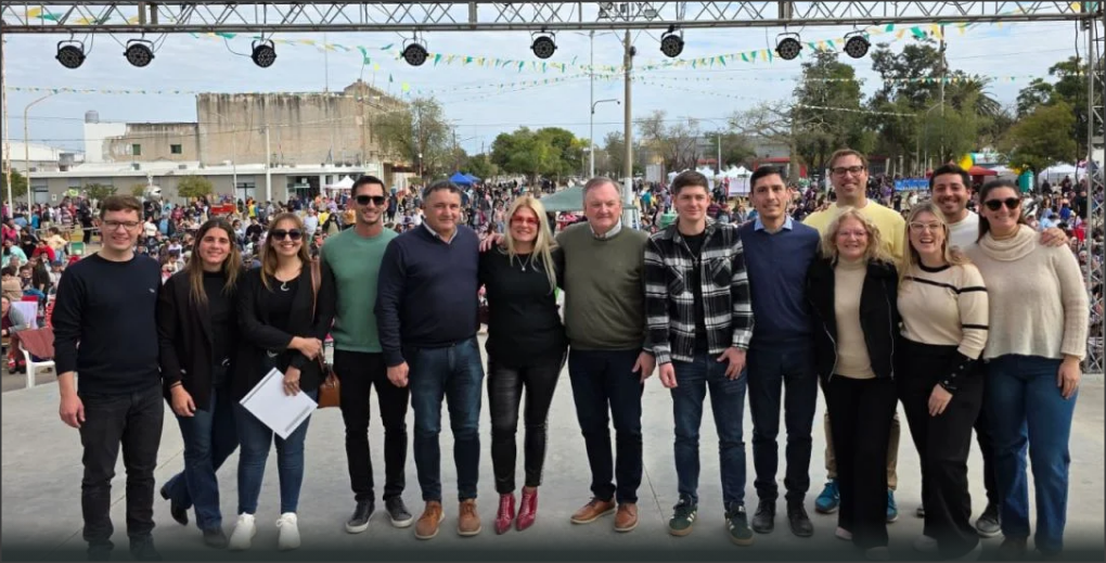 En este momento estás viendo El Senador Michlig y el Diputado González participaron en Ceres de la 4ª Fiesta de las Colectividades