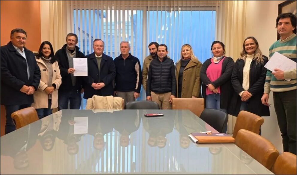 En este momento estás viendo El Gobierno Pcial. brindó apoyo crediticio a la Cooperativa Santa Rosa de San Guillermo para adquisición de maquinaria