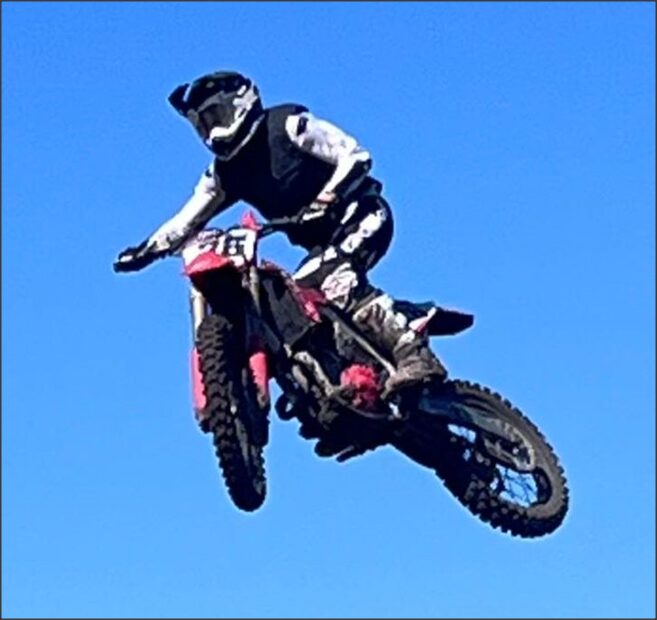 En este momento estás viendo Motocross: En la prueba de San Francisco, Vicente y Bautista e Isabella consiguieron importantes podios