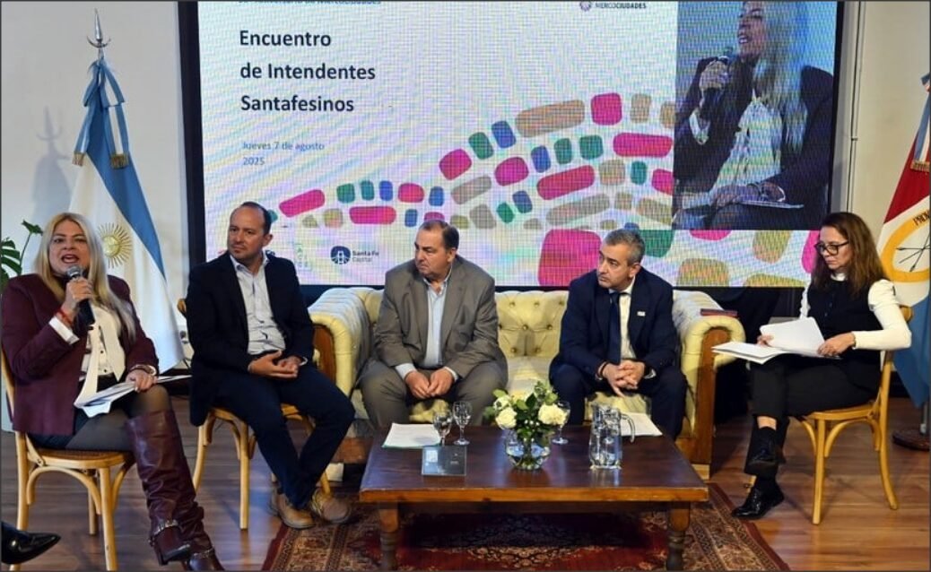 En este momento estás viendo Mercociudades: Alejandra Dupouy participó de un importante encuentro de mandatarios provinciales