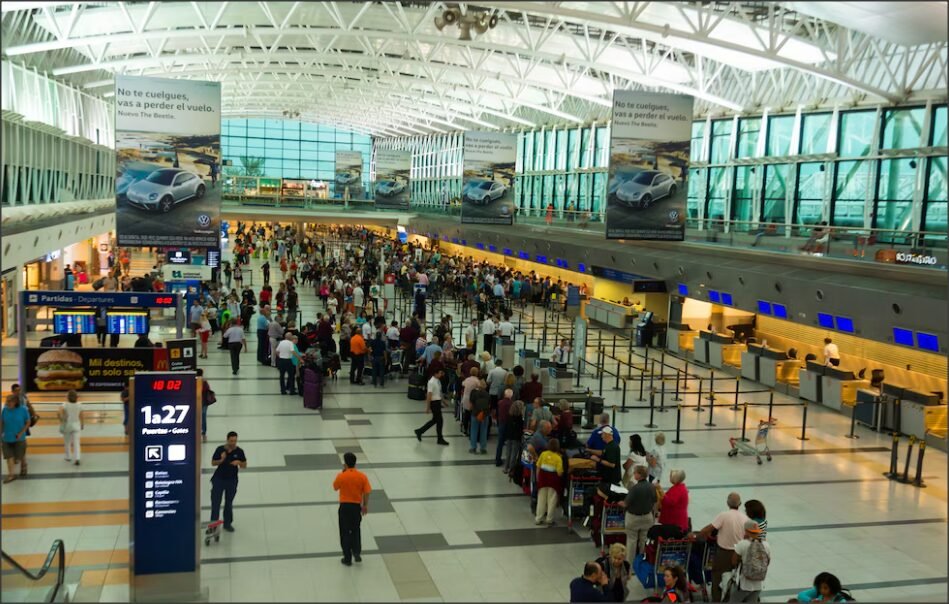 En este momento estás viendo Entre enero y julio llegaron 1,6 millones menos de extranjeros y salieron 4,4 millones más de argentinos al exterior
