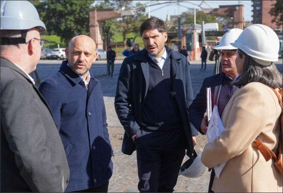 En este momento estás viendo Pullaro: “Tenemos un plan productivo en defensa del campo, de la industria y de logística en puertos y aeropuertos”