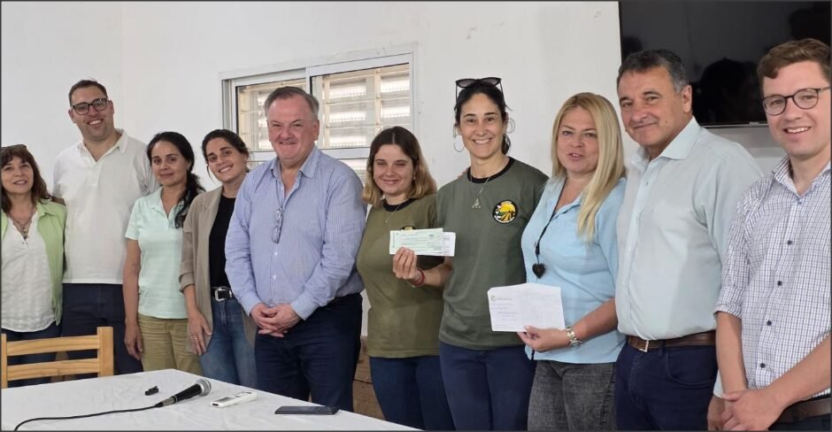 En este momento estás viendo Michlig y González entregaron aportes a la Escuela Agrotécnica N° 308 de Ceres