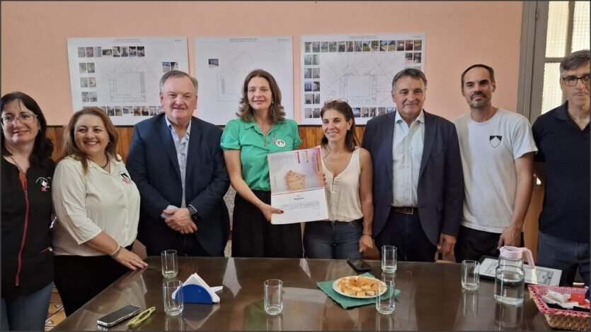 En este momento estás viendo Entrega de un nuevo FANI al Instituto “Santa Teresita del Niño Jesús” de Hersilia