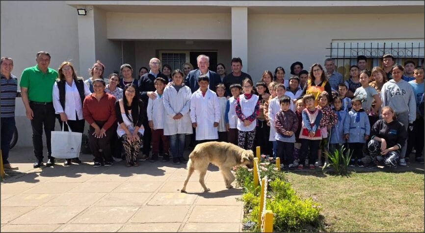 En este momento estás viendo Entrega del tercer FANI durante la gestión Pullaro-Scaglia a la Escuela N° 6121 de Constanza, por más de $ 25 millones