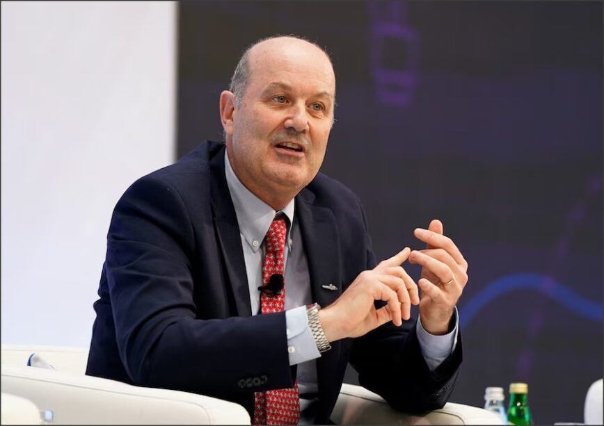 En este momento estás viendo ¿Jornada de 13 horas?: Sturzenegger contestó que eso es «un disparate» de quienes defenestran la reforma laboral