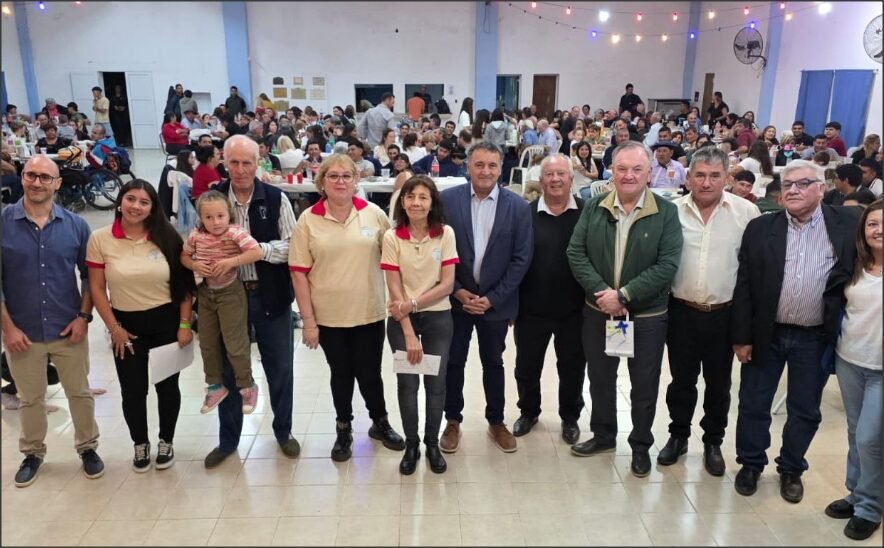 En este momento estás viendo Felipe Michlig encabezó los festejos patronales de La Lucila y anunció más de 33 millones de pesos de aportes gubernamentales