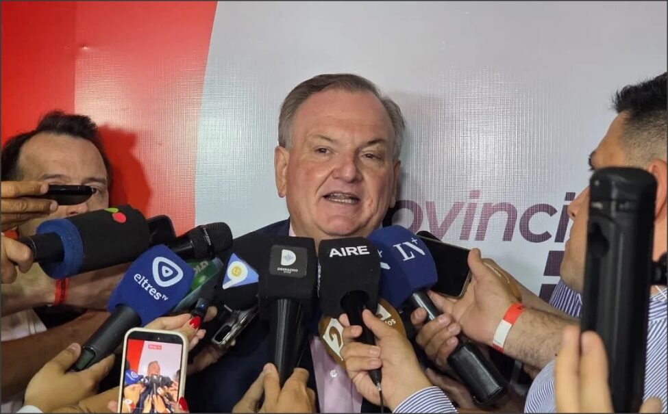 En este momento estás viendo Felipe Michlig Felicitó a la «LLA» por el triunfo en la Provincia de Santa Fe y destacó el nuevo rol de «PU»