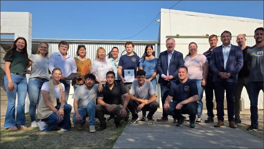 En este momento estás viendo Michlig entregó un FANI en la Escuela Técnica N° 492 y destacó el compromiso con la educación técnica
