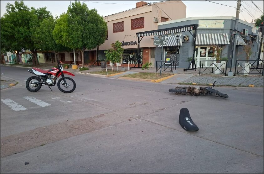 En este momento estás viendo Accidente en pleno centro de Ceres con lesionados graves