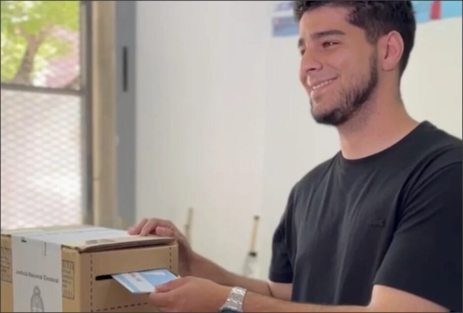 En este momento estás viendo Quién es Agustín Pellegrini, el diputado de La Libertad Avanza de apenas 25 años