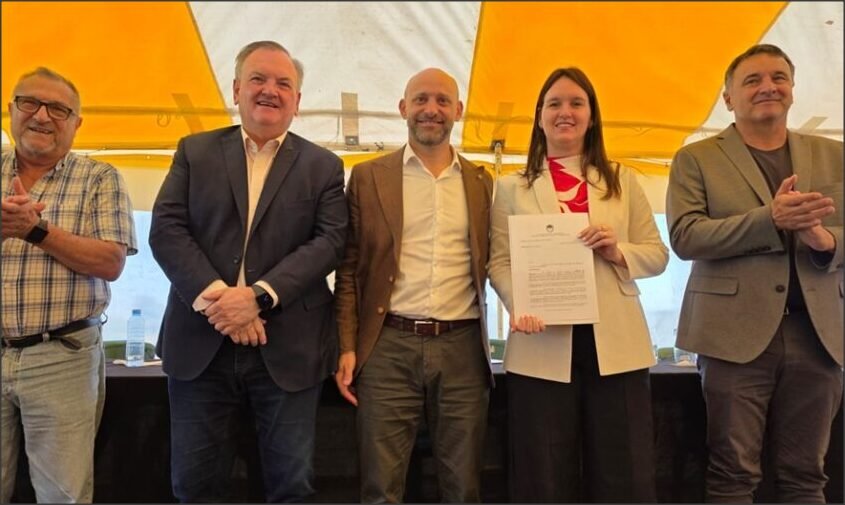 En este momento estás viendo Ambrosetti ya cuenta con 5 nuevos kilómetros de ripio con una inversión provincial de 250 millones de pesos