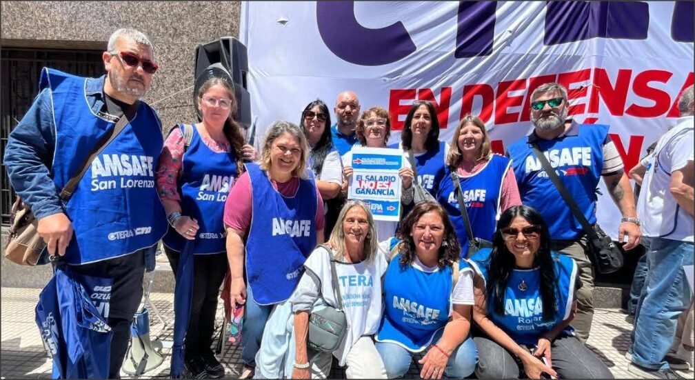 En este momento estás viendo AMSAFE se movilizó junto a CTERA bajo la consigna «el salario no es ganancia»