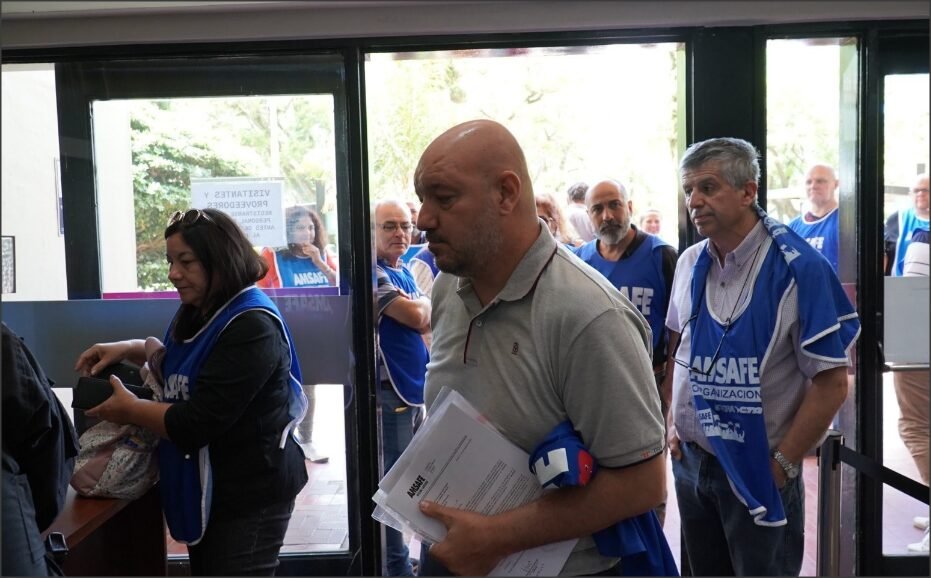 En este momento estás viendo Reclamo enérgico de AMSAFE por la falta de publicación sobre vacantes