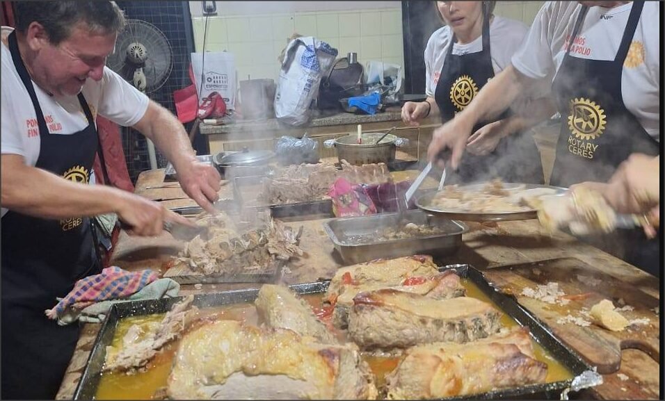 En este momento estás viendo Rotary Club Ceres realizó su cena alemana para mejorar su banco ortopédico