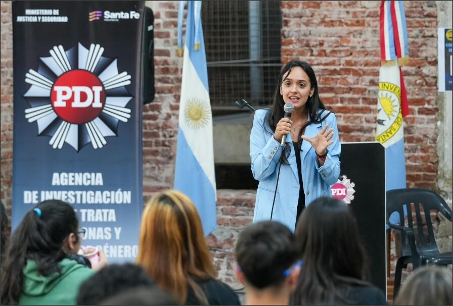 En este momento estás viendo Provincia impulsa la prevención de delitos digitales que afectan a niñas, niños y adolescentes