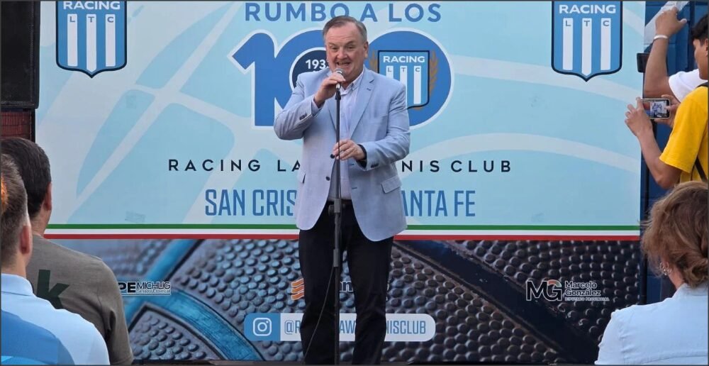 En este momento estás viendo El Club Racing de San Cristóbal inauguró las nuevas canchas de pádel con piso sintético