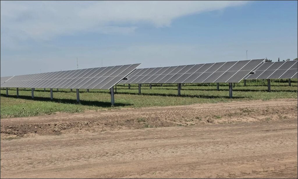 En este momento estás viendo Autorizan la instalación de un parque fotovoltaico de 20 MW en la ciudad de Ceres, a través de una inversión privada