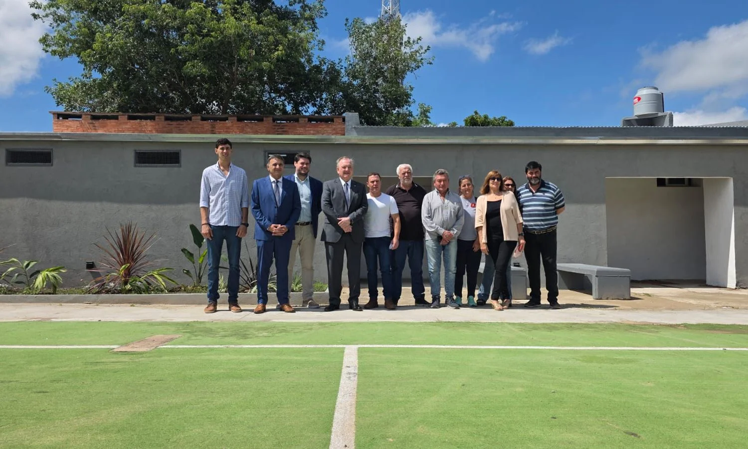 En este momento estás viendo Michlig encabezó un acto de entrega de beneficios gubernamentales para clubes de San Cristóbal y la región