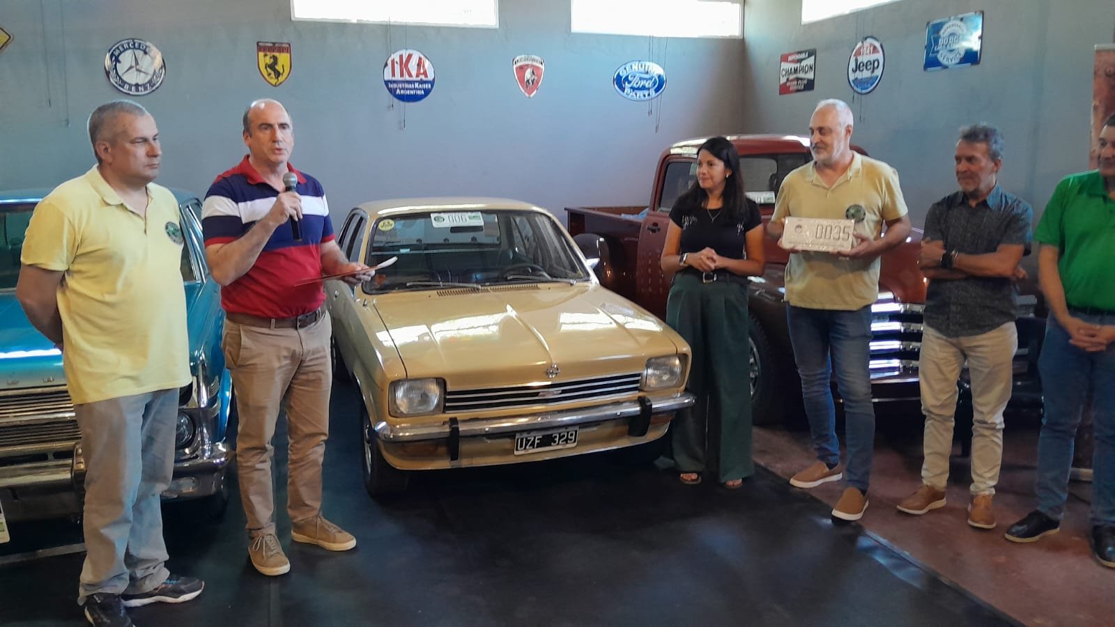 En este momento estás viendo La APSV entregó patentes a automóviles antiguos en San Guillermo