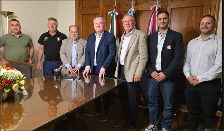 En este momento estás viendo Felipe Michlig recibió al Diputado por Sudamérica de la Cámara Italiana, Franco Tirelli
