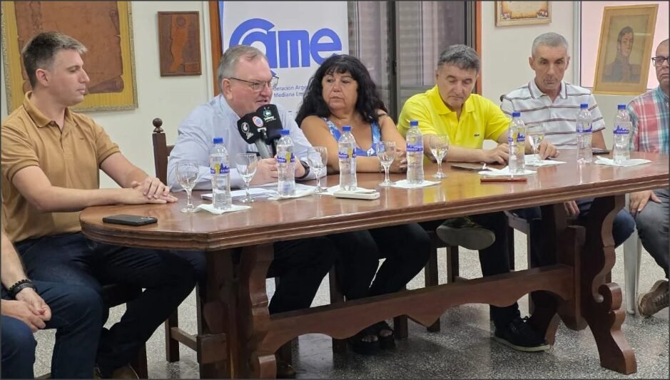 En este momento estás viendo Michlig y González desplegaron una amplia agenda de trabajo en San Cristóbal y Villa Trinidad