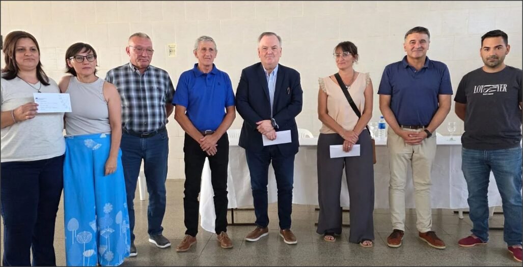 En este momento estás viendo Michlig y González visitaron Arrufó y Monte Oscuridad para apoyar a instituciones, profundizar acciones y gestiones