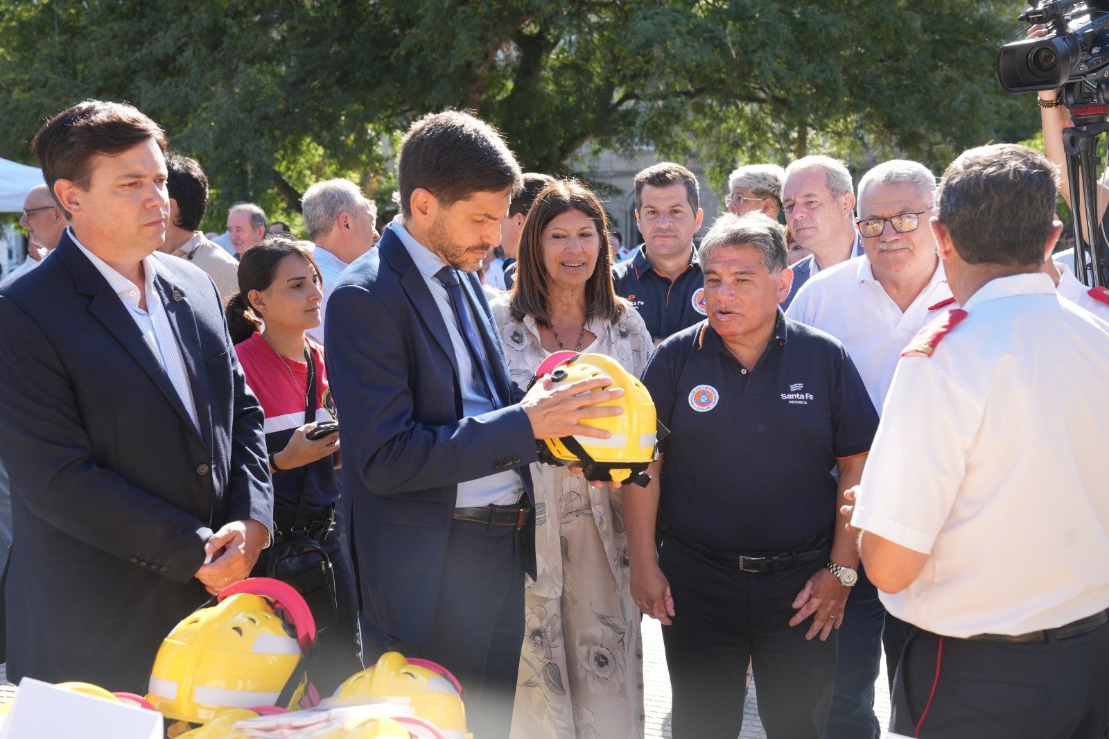 En este momento estás viendo Pullaro: “Es un orgullo tener a los bomberos voluntarios más preparados y más equipados de la República Argentina”