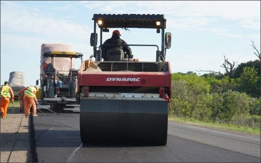 En este momento estás viendo Con más de 50 % de avance, continúa con la repavimentación de las rutas 23 y 39 en el departamento