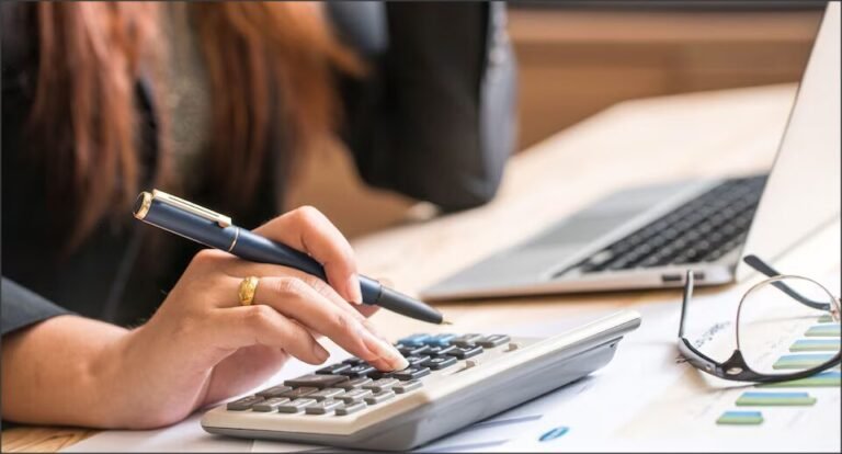 Cuál es el nuevo piso para los trabajadores que pagan Ganancias y cómo se modificaron las escalas del Monotributo