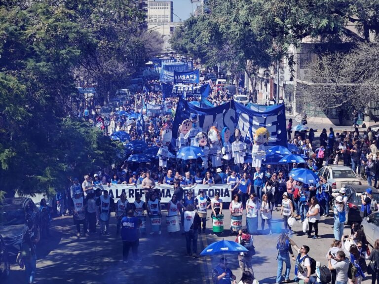 Sebastian Vazquez de AMSAFE y la dificil paritaria docente