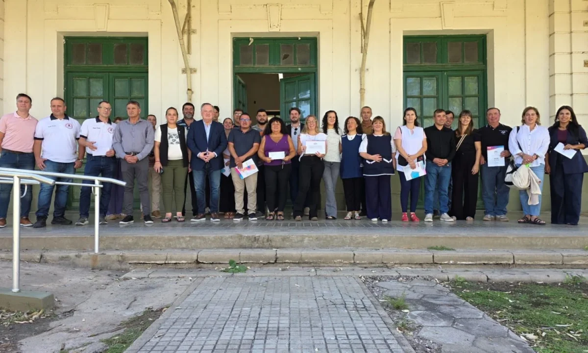 En este momento estás viendo Michlig y González entregaron numerosos aportes gubernamentales a instituciones departamentales