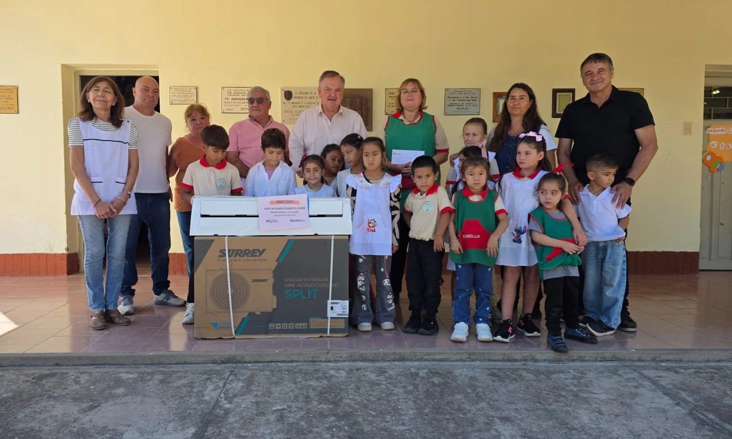 En el inicio del ciclo lectivo 2026, el senador Felipe Michlig presidió un acto institucional en la escuela N° 716