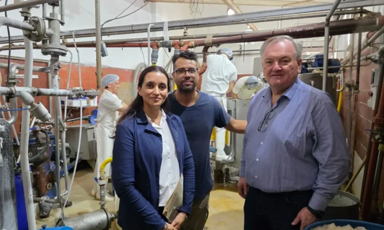 El senador Michlig visitó Villa Trinidad y Colonia Rosa en apoyo al sector productivo y deportivo