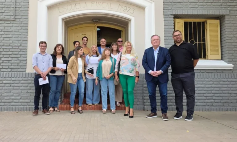 Michlig y Dupouy visitaron instituciones educativas de Ceres para acercar aportes y recorrer obras de nuevas aulas