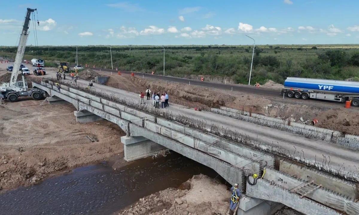 En este momento estás viendo «Con una inversión superior a los $10.000 millones marcha a buen ritmo de ejecución la obra de ensanchamiento de 3 nuevos puentes sobre la RP N°4”