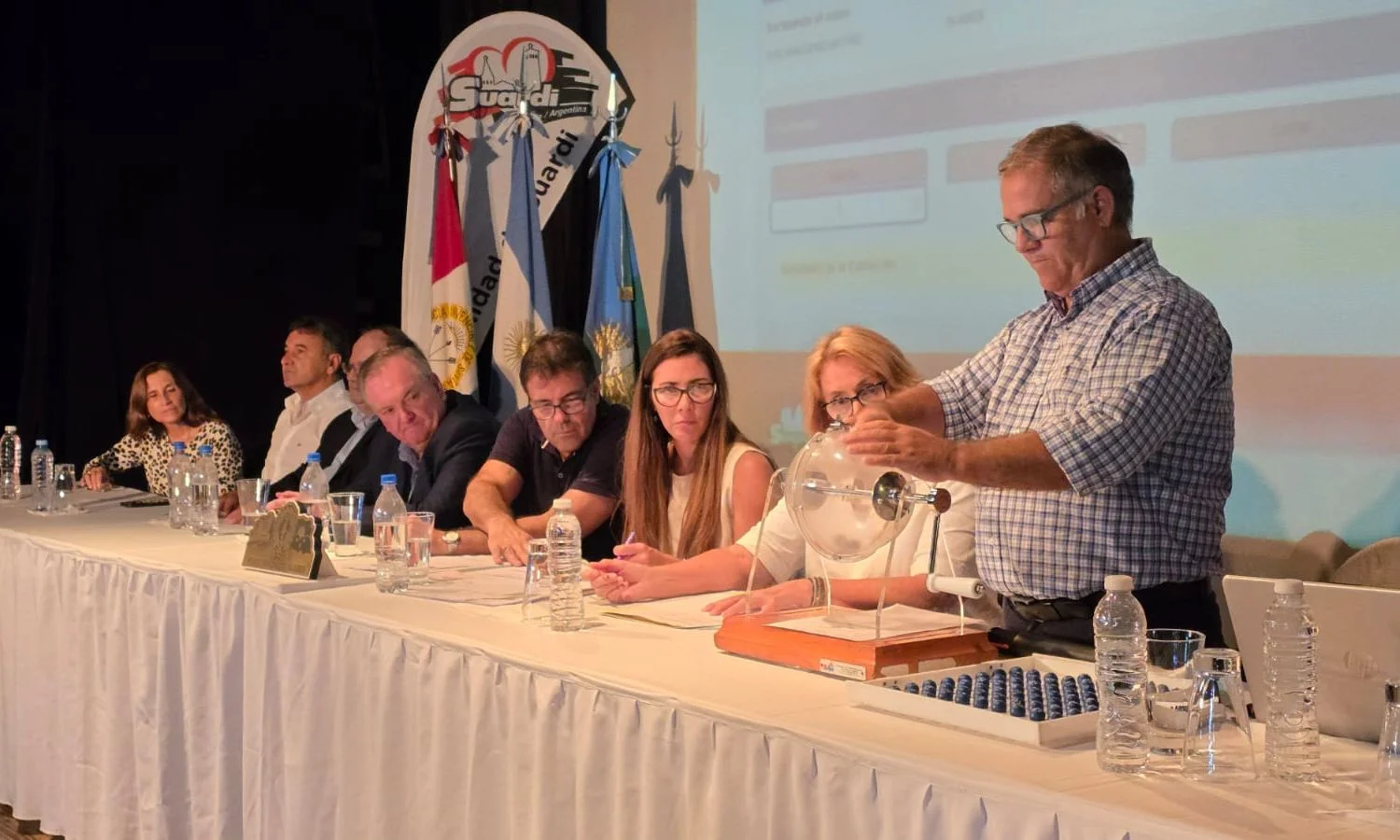 En este momento estás viendo En Suardi se realizó el sorteo de 24 viviendas provinciales con administración municipal