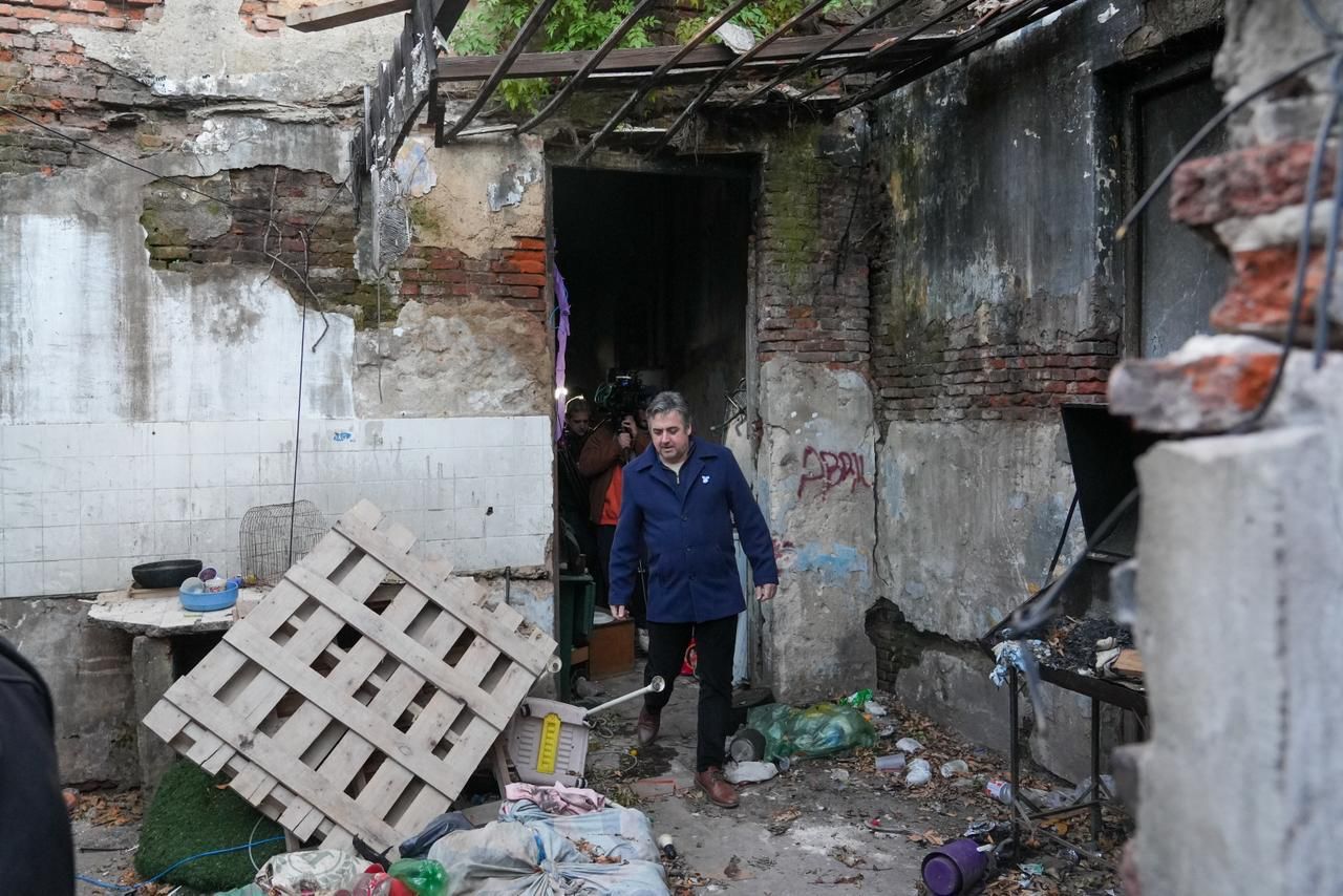 En este momento estás viendo Con aplausos de vecinos, la Provincia derrumbó un búnker en la ciudad de Santa Fe