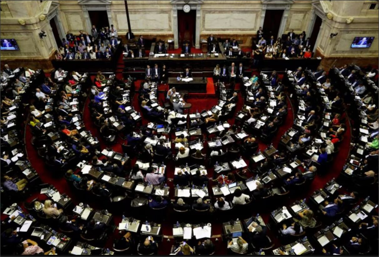 En este momento estás viendo Diputados aprobó ley hojarasca, el paquete que elimina varias leyes