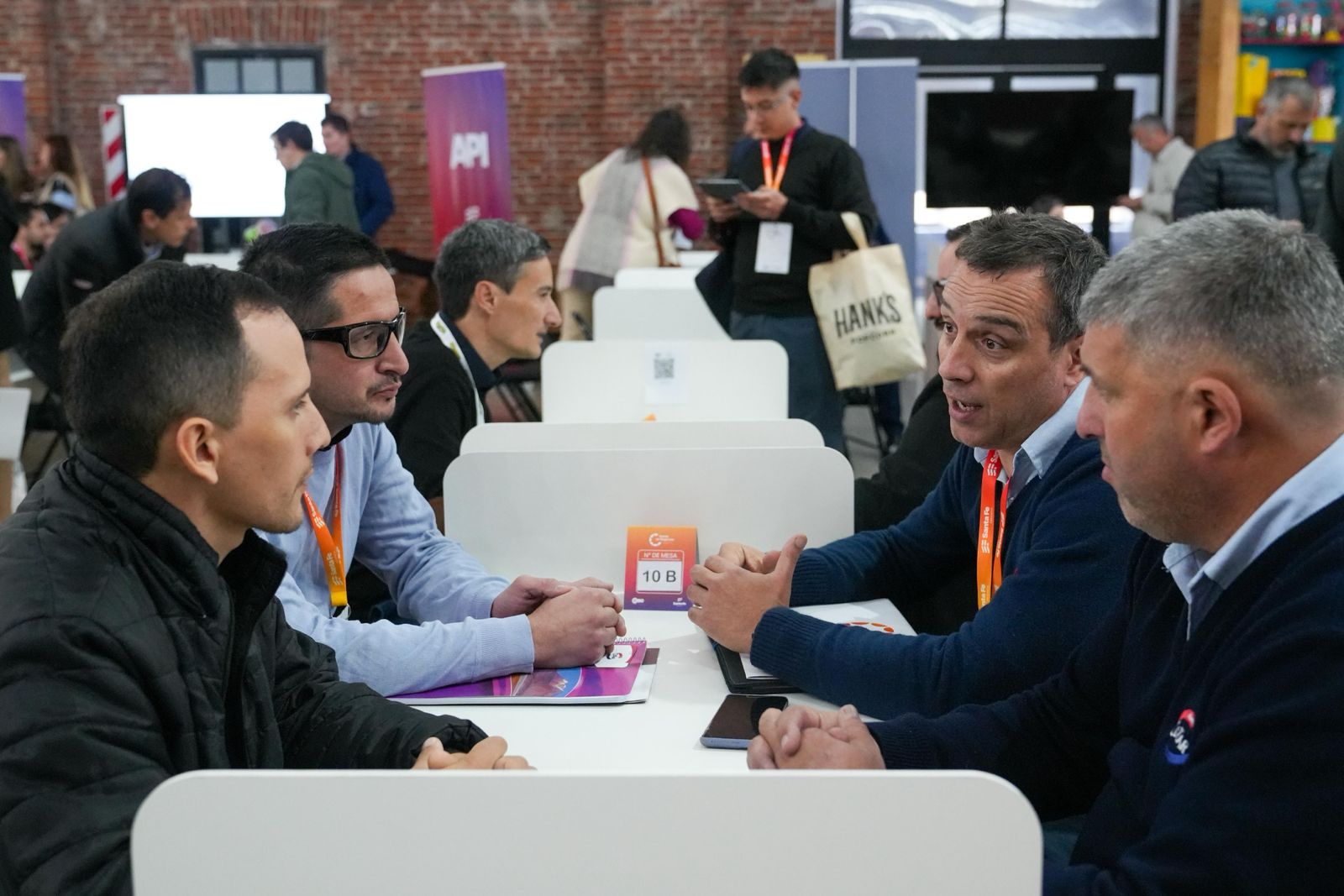 En este momento estás viendo Más de 250 empresas y 2.000 reuniones de negocios: Santa Fe suma a Entre Ríos y refuerza la integración de la Región Centro
