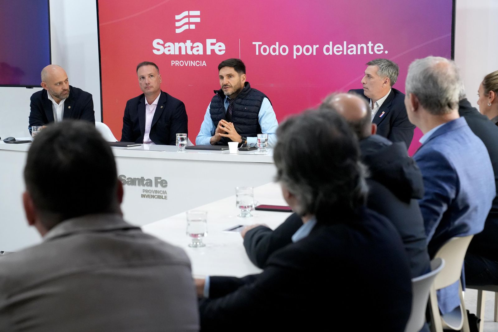 En este momento estás viendo Otro paso adelante: Provincia avanza hacia un sistema planificado y moderno para mejorar las rutas que acceden a los puertos