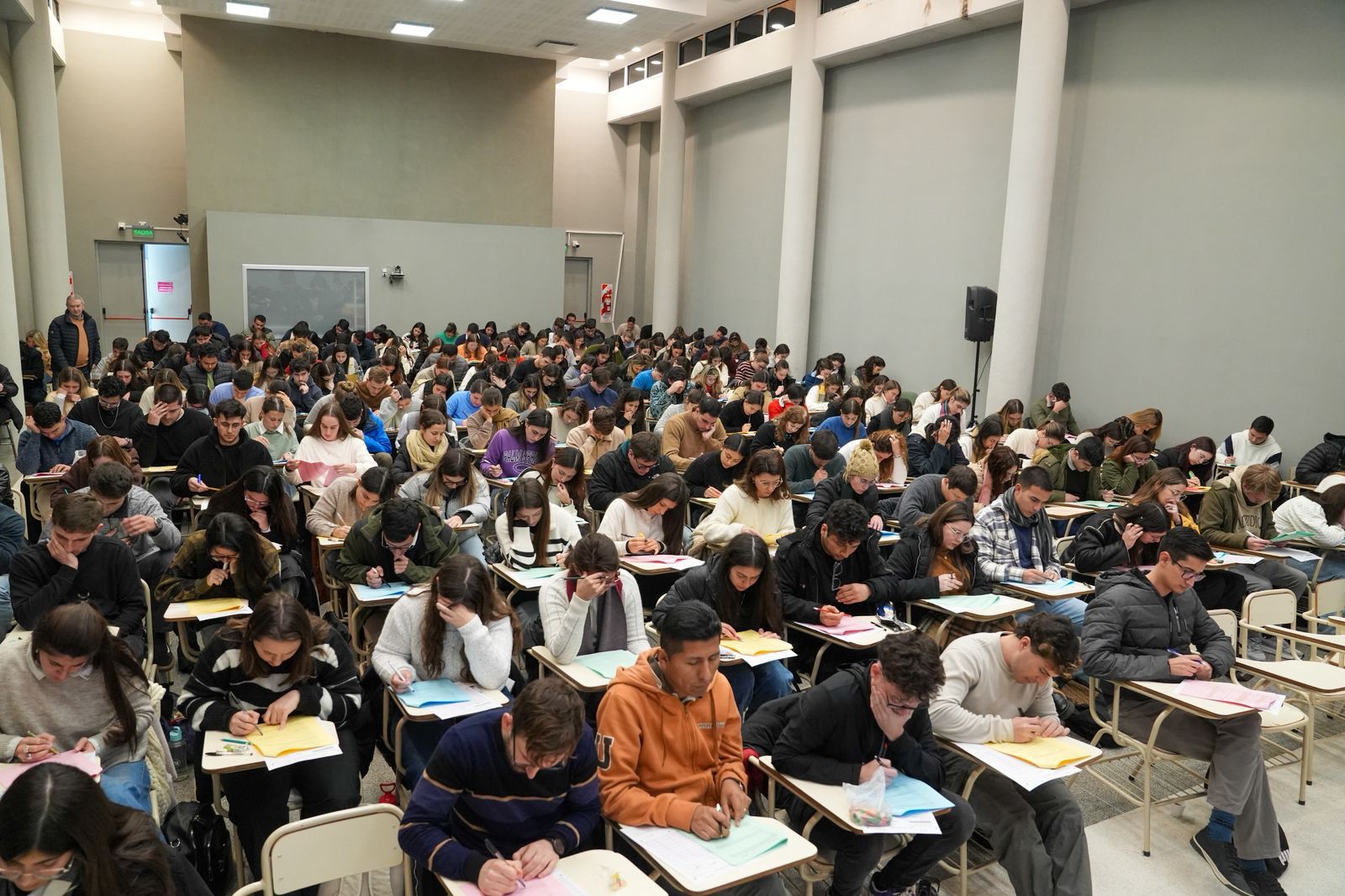 En este momento estás viendo Récord: el sistema de Residencias en Salud impulsado por la gestión de Pullaro registró 1.865 inscriptos este año, 72 % más que en 2025