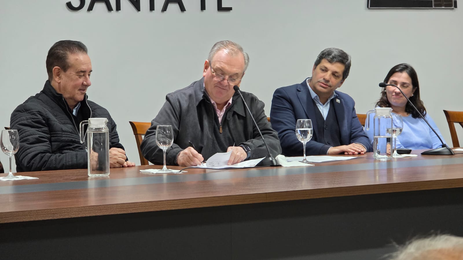 En este momento estás viendo Quedó conformada la mesa de conducción de la UCR provincial -2026/2028- presidida por Felipe Michlig