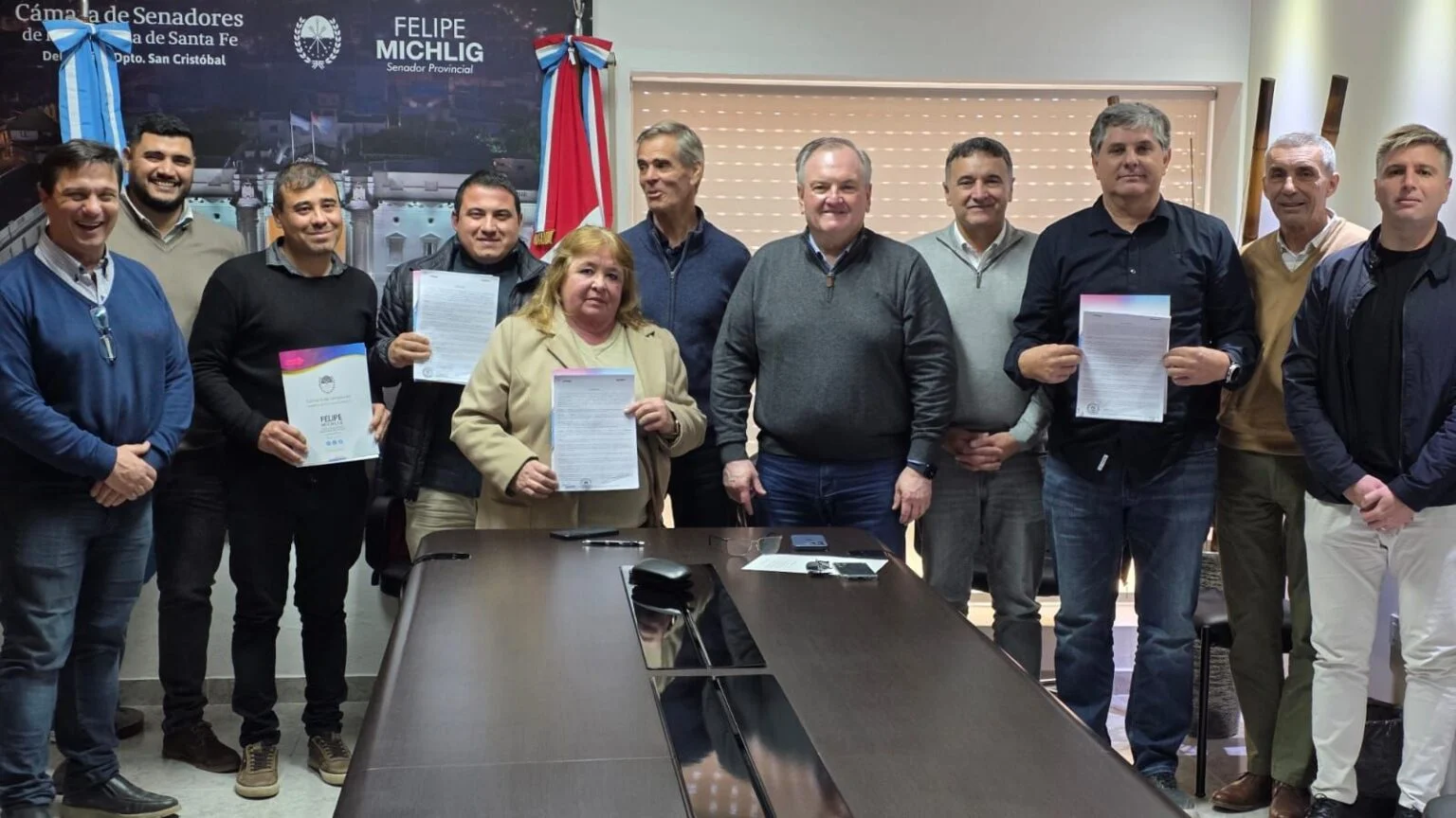 En este momento estás viendo Firma de convenios para la ejecución de obras viales por más de $850 millones en el Dpto. San Cristóbal