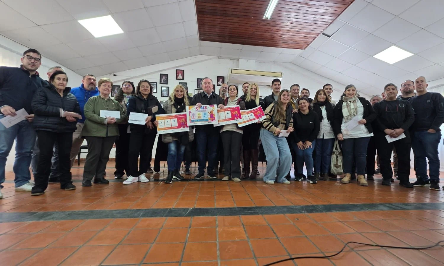 Entrega de aportes a instituciones de Ceres y notificaciones a escuelas para participar de los Juegos Suramericanos