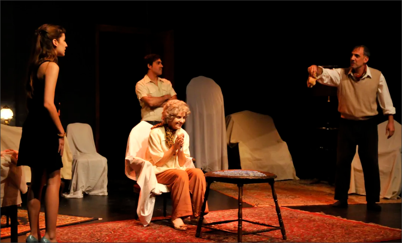 En este momento estás viendo Silvia Kutika llega a Ceres con “El cuarto de Verónica”: suspenso, intriga y el valor de defender el teatro de gira