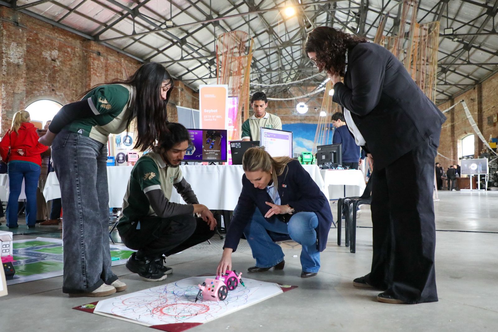 En este momento estás viendo Educación: más de 800 estudiantes presentaron 250 proyectos vinculados con sus comunidades