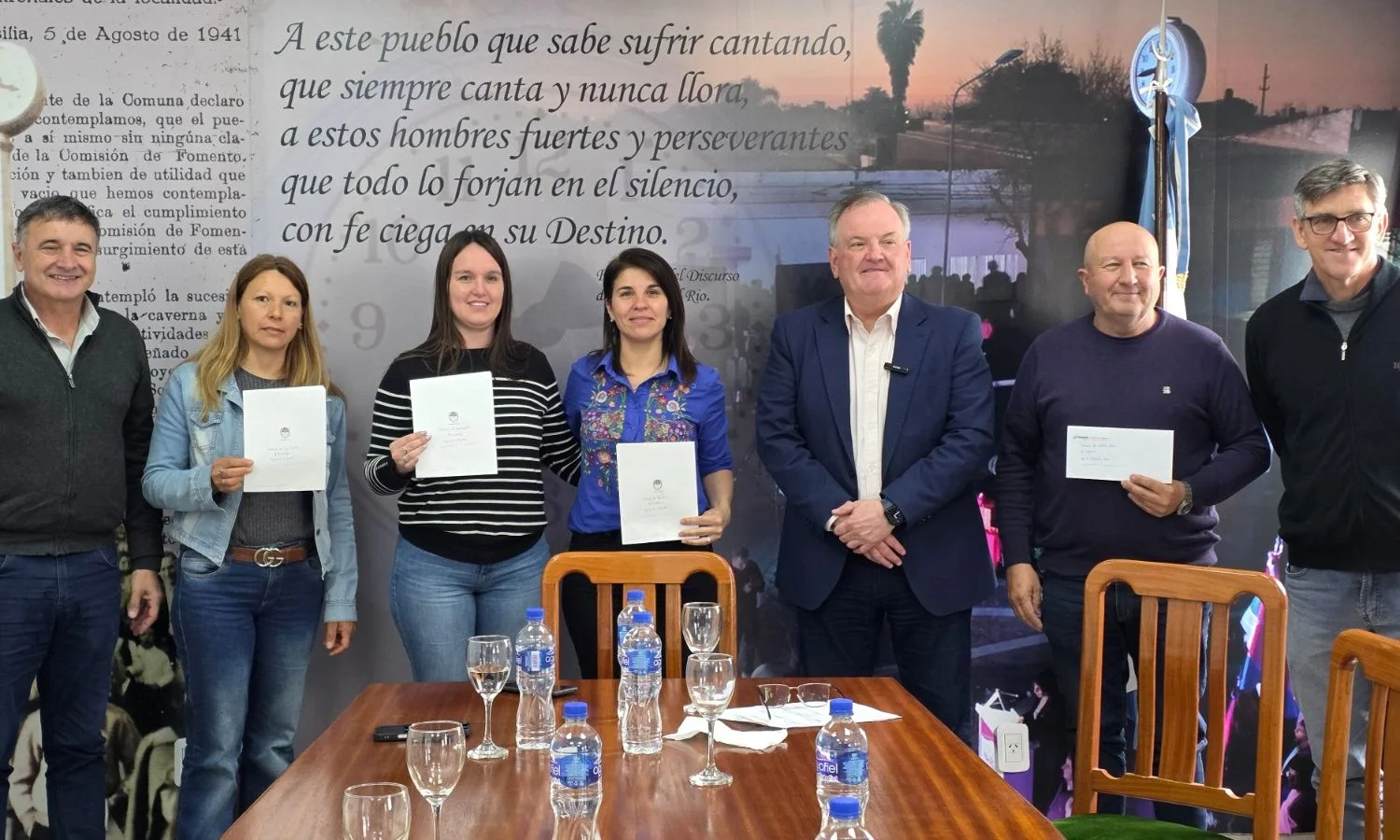 En este momento estás viendo Michlig y González recorrieron instituciones, obras y entregaron aportes en La Rubia y Hersilia