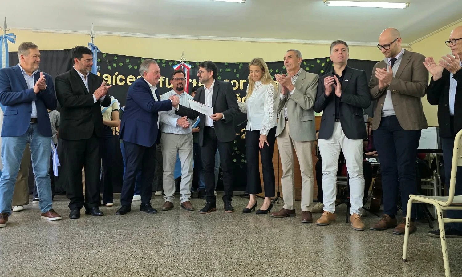 En este momento estás viendo Michlig participó de los 60° aniversario de la Escuela N° 339 y de la 5ª Jornada Latinoamericana de Talleres STEM